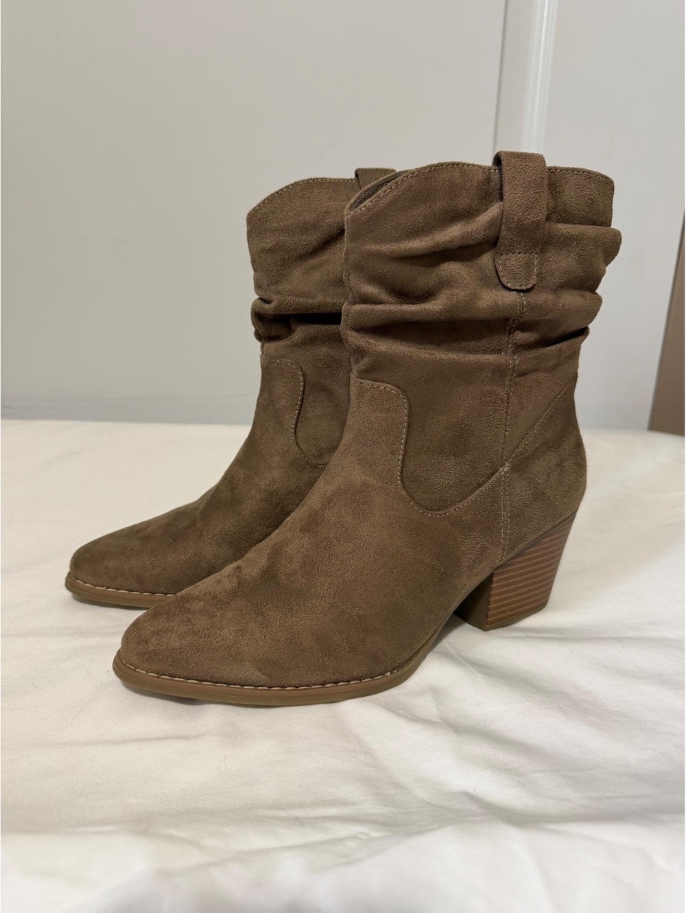 Brown Suede Western Boho Festival Slouch Casual Fall Wood Block Heel Size 8